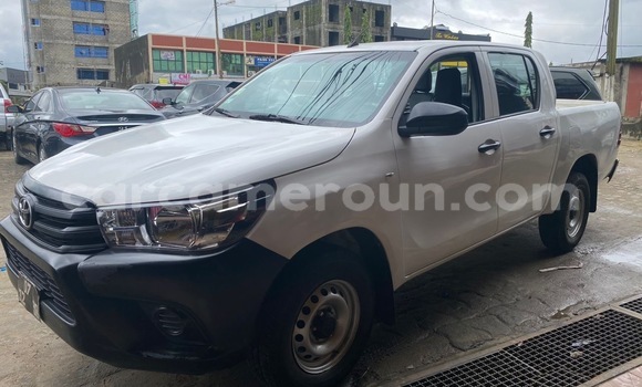 Acheter Occasion Voiture Toyota Hilux Blanc à Douala, Littoral Cameroon Acheter Occasion Voiture Toyota Hilux Blanc à Douala, Littoral Cameroon