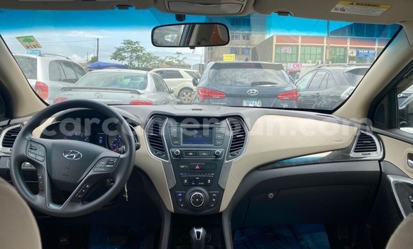 Sayi Imported Hyundai Santa Fe Sauran Mota in Douala a Ƙasar Kamaru Sayi Imported Hyundai Santa Fe Sauran Mota in Douala a Ƙasar Kamaru