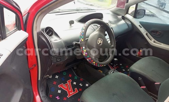 Sayi Na hannu Toyota Vitz Red Mota in Douala a Ƙasar Kamaru Sayi Na hannu Toyota Vitz Red Mota in Douala a Ƙasar Kamaru