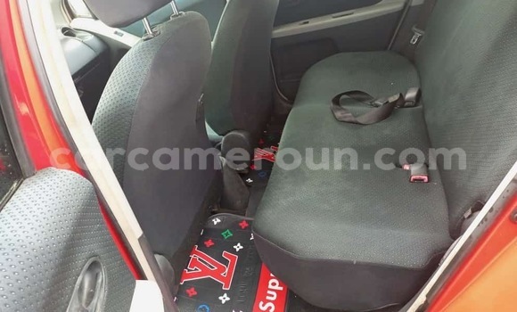 Sayi Na hannu Toyota Vitz Red Mota in Douala a Ƙasar Kamaru Sayi Na hannu Toyota Vitz Red Mota in Douala a Ƙasar Kamaru