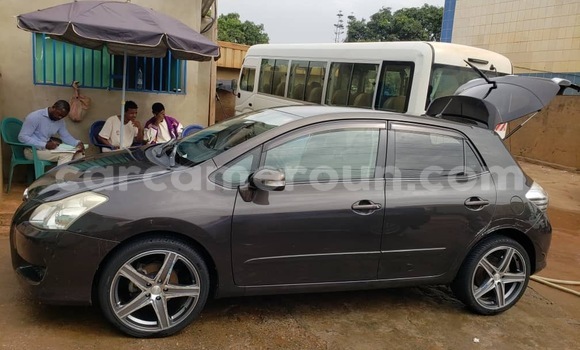Sayi Sabo Toyota Blade Sauran Mota in Yaounde a Babban Kamaru Sayi Sabo Toyota Blade Sauran Mota in Yaounde a Babban Kamaru