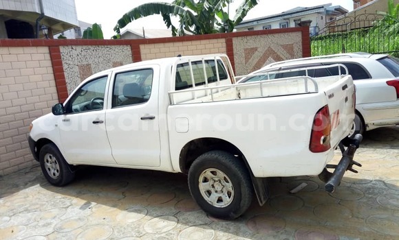 Acheter Occasion Voiture Toyota Hilux Blanc à Douala au Littoral Cameroon Acheter Occasion Voiture Toyota Hilux Blanc à Douala au Littoral Cameroon