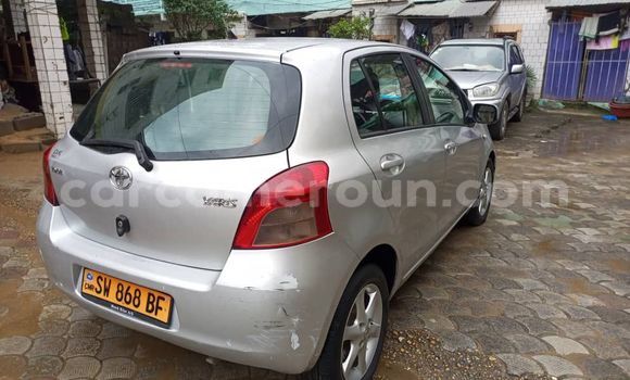 Sayi Na hannu Toyota Yaris Azurfa Mota in Douala a Ƙasar Kamaru Sayi Na hannu Toyota Yaris Azurfa Mota in Douala a Ƙasar Kamaru