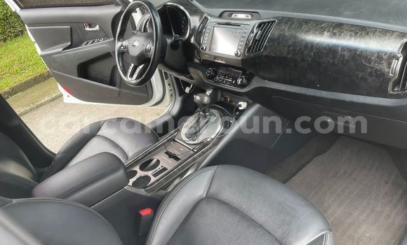 Acheter Import Voiture Kia Sportage Blanc à Douala, Littoral Cameroon Acheter Import Voiture Kia Sportage Blanc à Douala, Littoral Cameroon