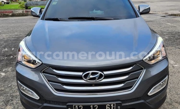 Sayi Imported Hyundai Santa Fe Azurfa Mota in Douala a Ƙasar Kamaru