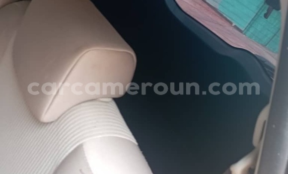 Sayi Sabo Toyota RAV4 Sauran Mota in Yaounde a Babban Kamaru Sayi Sabo Toyota RAV4 Sauran Mota in Yaounde a Babban Kamaru