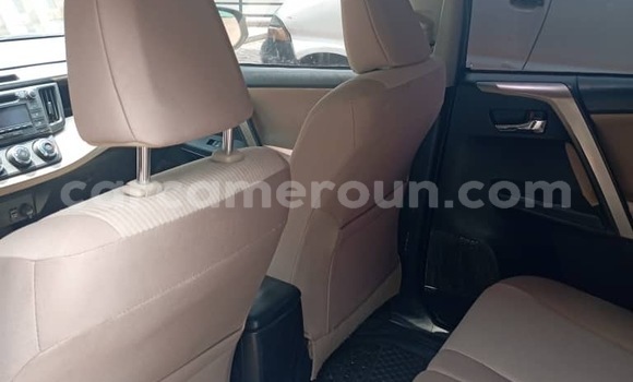 Sayi Sabo Toyota RAV4 Sauran Mota in Yaounde a Babban Kamaru Sayi Sabo Toyota RAV4 Sauran Mota in Yaounde a Babban Kamaru