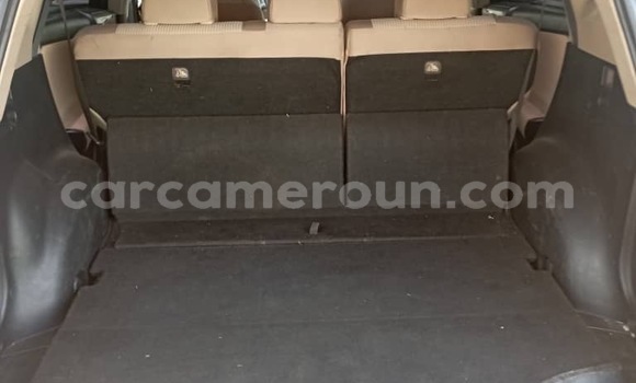 Sayi Sabo Toyota RAV4 Sauran Mota in Yaounde a Babban Kamaru Sayi Sabo Toyota RAV4 Sauran Mota in Yaounde a Babban Kamaru