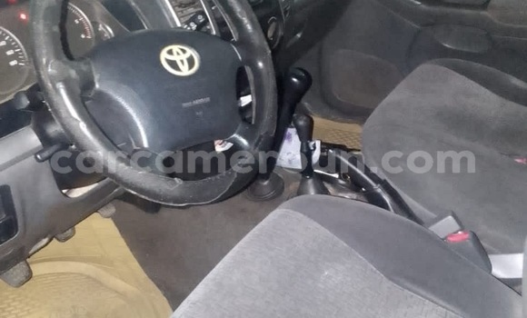Sayi Na hannu Toyota Prado White Mota in Douala a Ƙasar Kamaru Sayi Na hannu Toyota Prado White Mota in Douala a Ƙasar Kamaru