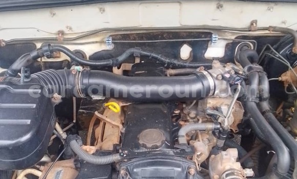 Sayi Na hannu Toyota Prado White Mota in Douala a Ƙasar Kamaru Sayi Na hannu Toyota Prado White Mota in Douala a Ƙasar Kamaru