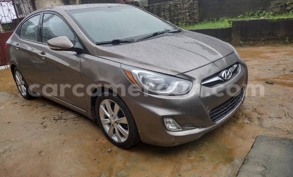 Sayi Sabo Hyundai Accent Sauran Mota in Douala a Ƙasar Kamaru Sayi Sabo Hyundai Accent Sauran Mota in Douala a Ƙasar Kamaru