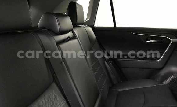 Acheter Neuf Voiture Toyota RAV4 Noir à Douala, Littoral Cameroon Acheter Neuf Voiture Toyota RAV4 Noir à Douala, Littoral Cameroon