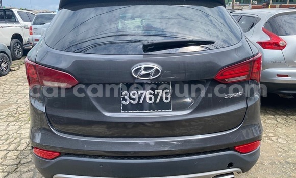 Sayi Imported Hyundai Santa Fe Sauran Mota in Douala a Ƙasar Kamaru Sayi Imported Hyundai Santa Fe Sauran Mota in Douala a Ƙasar Kamaru
