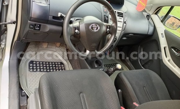 Sayi Na hannu Toyota Yaris Sauran Mota in Douala a Ƙasar Kamaru Sayi Na hannu Toyota Yaris Sauran Mota in Douala a Ƙasar Kamaru