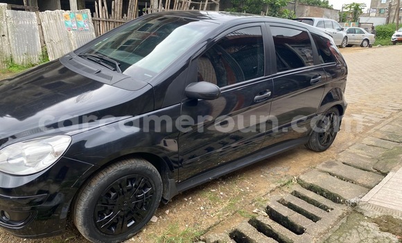 Buy Used Mercedes‒Benz B-klasse Black Car in Douala in Littoral Cameroon