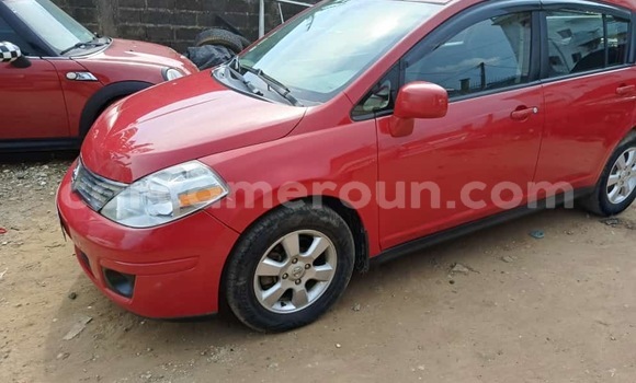 Sayi Sabo Nissan Versa Red Mota in Douala a Ƙasar Kamaru