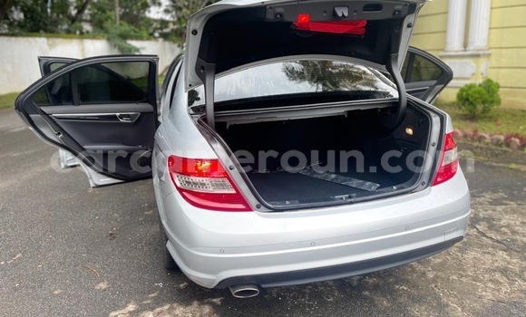 Sayi Sabo Mercedes‒Benz C-klasse Sauran Mota in Douala a Ƙasar Kamaru Sayi Sabo Mercedes‒Benz C-klasse Sauran Mota in Douala a Ƙasar Kamaru