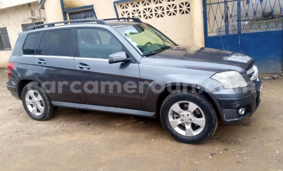 Sayi Na hannu Mercedes‒Benz GLK–Class Black Mota in Douala a Ƙasar Kamaru Sayi Na hannu Mercedes‒Benz GLK–Class Black Mota in Douala a Ƙasar Kamaru