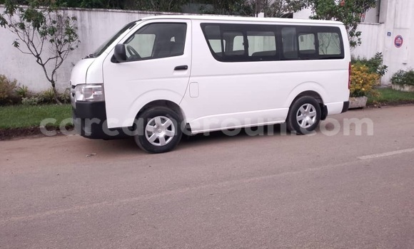 Buy Used Toyota Hiace Other Car in Douala in Littoral Cameroon