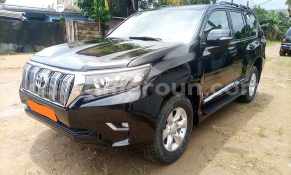 Sayi Na hannu Toyota Land Cruiser Prado Black Mota in Douala a Ƙasar Kamaru Sayi Na hannu Toyota Land Cruiser Prado Black Mota in Douala a Ƙasar Kamaru