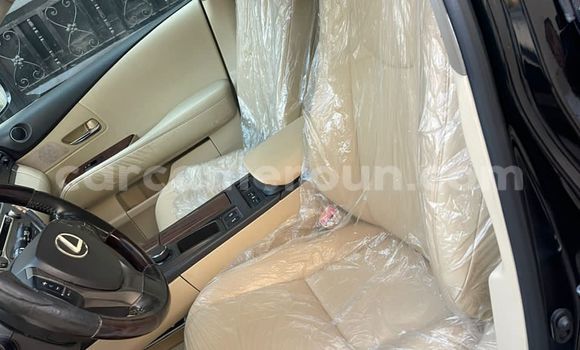 Sayi Na hannu Lexus RX 350 Black Mota in Douala a Ƙasar Kamaru Sayi Na hannu Lexus RX 350 Black Mota in Douala a Ƙasar Kamaru