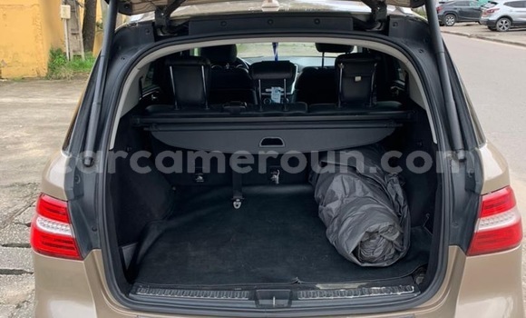 Sayi Na hannu Mercedes‒Benz ML–Class Sauran Mota in Douala a Ƙasar Kamaru Sayi Na hannu Mercedes‒Benz ML–Class Sauran Mota in Douala a Ƙasar Kamaru