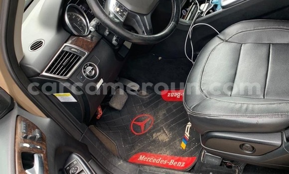 Sayi Na hannu Mercedes‒Benz ML–Class Sauran Mota in Douala a Ƙasar Kamaru Sayi Na hannu Mercedes‒Benz ML–Class Sauran Mota in Douala a Ƙasar Kamaru