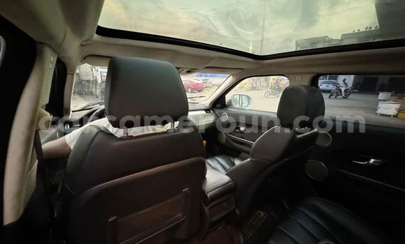 Sayi Na hannu Range Rover Evoque Black Mota in Douala a Ƙasar Kamaru Sayi Na hannu Range Rover Evoque Black Mota in Douala a Ƙasar Kamaru