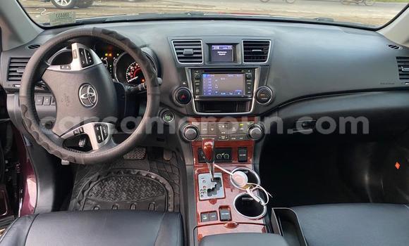 Sayi Na hannu Toyota Highlander Brown Mota in Douala a Ƙasar Kamaru Sayi Na hannu Toyota Highlander Brown Mota in Douala a Ƙasar Kamaru