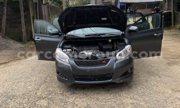 Sayi Na hannu Toyota Matrix Black Mota in Douala a Ƙasar Kamaru Sayi Na hannu Toyota Matrix Black Mota in Douala a Ƙasar Kamaru