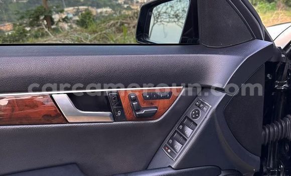 Sayi Imported Mercedes‒Benz C–Class Black Mota in Douala a Ƙasar Kamaru Sayi Imported Mercedes‒Benz C–Class Black Mota in Douala a Ƙasar Kamaru