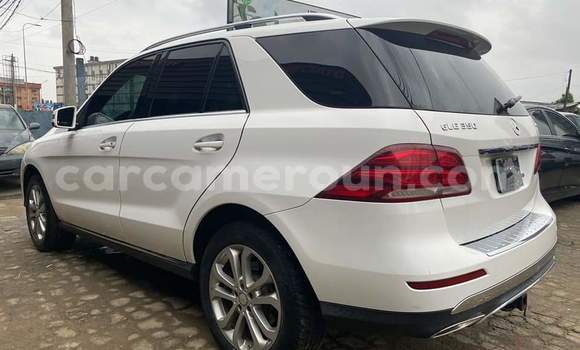 Sayi Na hannu Mercedes Viano White Mota in Douala a Ƙasar Kamaru Sayi Na hannu Mercedes Viano White Mota in Douala a Ƙasar Kamaru