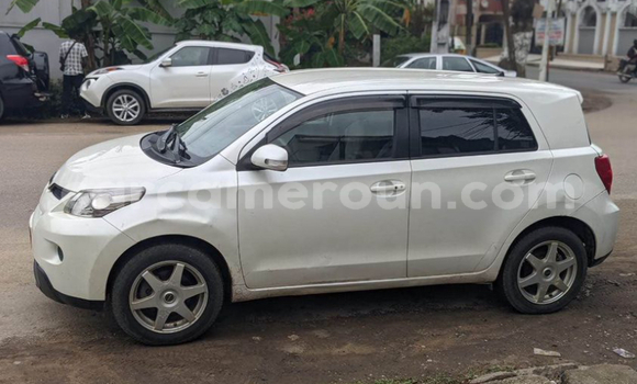 Acheter Import Voiture Toyota IST Blanc à Douala, Littoral Cameroon Acheter Import Voiture Toyota IST Blanc à Douala, Littoral Cameroon
