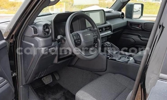 Acheter Neuf Voiture Toyota Prado Noir à Yaoundé, Central Cameroon Acheter Neuf Voiture Toyota Prado Noir à Yaoundé, Central Cameroon