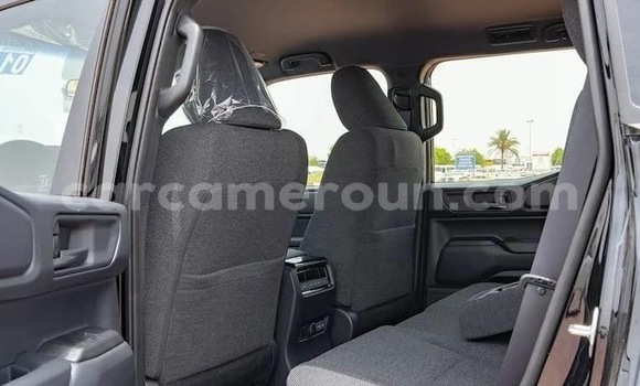 Acheter Neuf Voiture Toyota Prado Noir à Yaoundé, Central Cameroon Acheter Neuf Voiture Toyota Prado Noir à Yaoundé, Central Cameroon