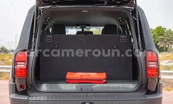 Acheter Neuf Voiture Toyota Prado Noir à Yaoundé, Central Cameroon Acheter Neuf Voiture Toyota Prado Noir à Yaoundé, Central Cameroon