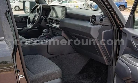 Acheter Neuf Voiture Toyota Prado Noir à Yaoundé, Central Cameroon Acheter Neuf Voiture Toyota Prado Noir à Yaoundé, Central Cameroon