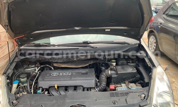 Sayi Na hannu Toyota Corolla Verso Azurfa Mota in Douala a Ƙasar Kamaru Sayi Na hannu Toyota Corolla Verso Azurfa Mota in Douala a Ƙasar Kamaru