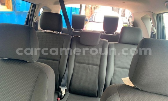 Sayi Na hannu Toyota Corolla Verso Azurfa Mota in Douala a Ƙasar Kamaru Sayi Na hannu Toyota Corolla Verso Azurfa Mota in Douala a Ƙasar Kamaru