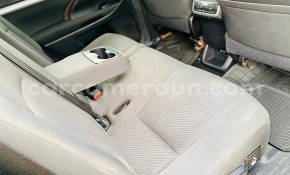 Sayi Na hannu Toyota Highlander Black Mota in Douala a Ƙasar Kamaru Sayi Na hannu Toyota Highlander Black Mota in Douala a Ƙasar Kamaru