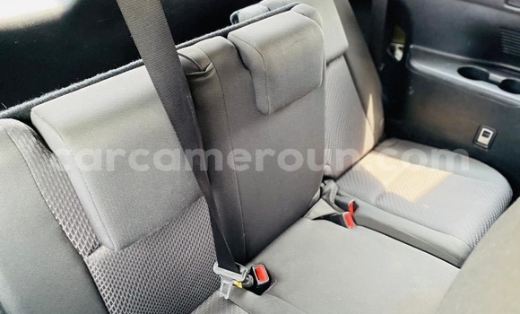 Sayi Na hannu Toyota Highlander Black Mota in Douala a Ƙasar Kamaru Sayi Na hannu Toyota Highlander Black Mota in Douala a Ƙasar Kamaru