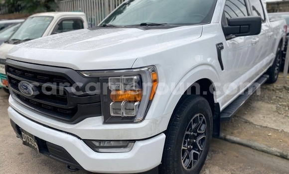 Sayi Sabo Ford Ranger (North America) White Mota in Douala a Ƙasar Kamaru Sayi Sabo Ford Ranger (North America) White Mota in Douala a Ƙasar Kamaru