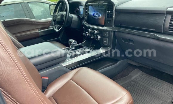 Sayi Sabo Ford Ranger (North America) White Mota in Douala a Ƙasar Kamaru Sayi Sabo Ford Ranger (North America) White Mota in Douala a Ƙasar Kamaru