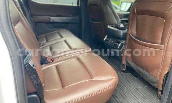 Sayi Sabo Ford Ranger (North America) White Mota in Douala a Ƙasar Kamaru Sayi Sabo Ford Ranger (North America) White Mota in Douala a Ƙasar Kamaru