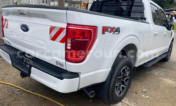 Sayi Sabo Ford Ranger (North America) White Mota in Douala a Ƙasar Kamaru Sayi Sabo Ford Ranger (North America) White Mota in Douala a Ƙasar Kamaru