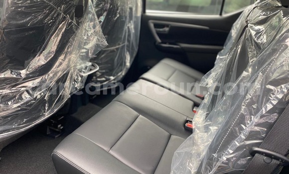 Sayi Sabo Toyota Fortuner Sauran Mota in Douala a Ƙasar Kamaru Sayi Sabo Toyota Fortuner Sauran Mota in Douala a Ƙasar Kamaru