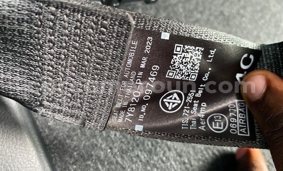 Sayi Sabo Toyota Fortuner Sauran Mota in Douala a Ƙasar Kamaru Sayi Sabo Toyota Fortuner Sauran Mota in Douala a Ƙasar Kamaru