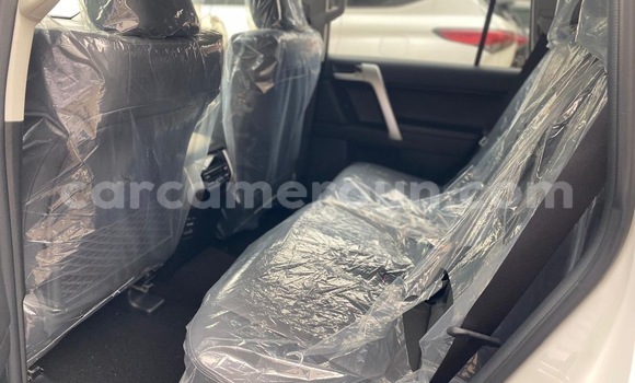 Acheter Neuf Voiture Toyota Prado Blanc à Douala, Littoral Cameroon Acheter Neuf Voiture Toyota Prado Blanc à Douala, Littoral Cameroon