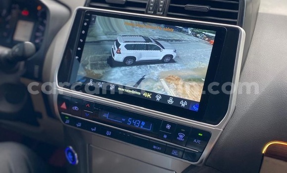 Sayi Sabo Toyota Prado White Mota in Douala a Ƙasar Kamaru Sayi Sabo Toyota Prado White Mota in Douala a Ƙasar Kamaru