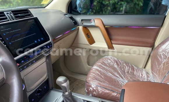 Sayi Sabo Toyota Prado White Mota in Douala a Ƙasar Kamaru Sayi Sabo Toyota Prado White Mota in Douala a Ƙasar Kamaru